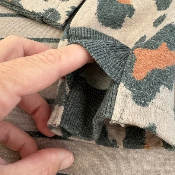 Maurice’s women’s hoodie new with tags size medium - Picture 4 of 8